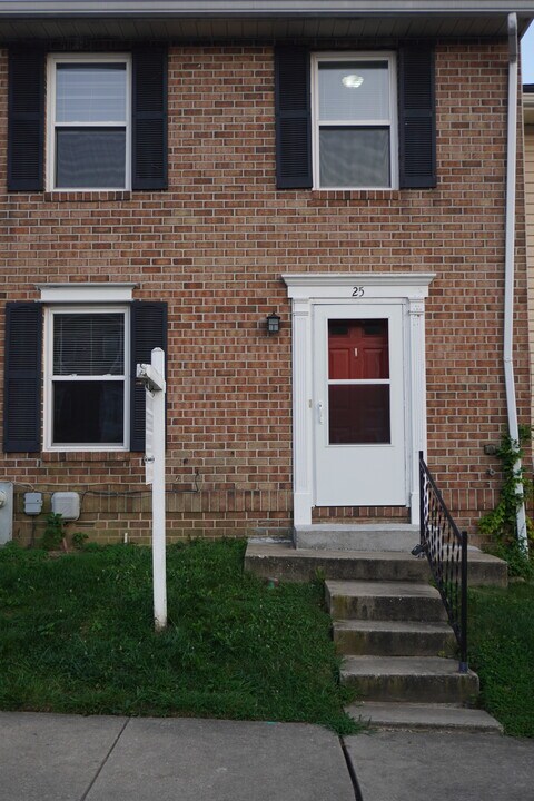 25 Patricks Ct in Abingdon, MD - Building Photo
