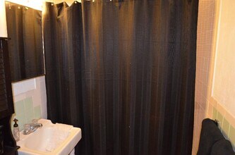 28 S Huntington Ave, Unit 301 in Boston, MA - Foto de edificio - Building Photo