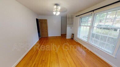 2173 New Castle Dr in Winston-Salem, NC - Building Photo - Building Photo