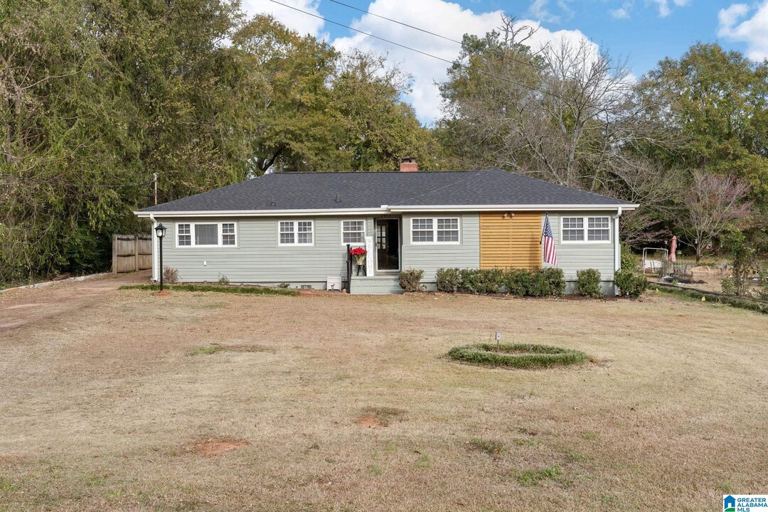 2913 19th St N in Hueytown, AL - Foto de edificio