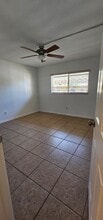 1429 Cape Coral Pky W, Unit #5 in Cape Coral, FL - Building Photo - Building Photo