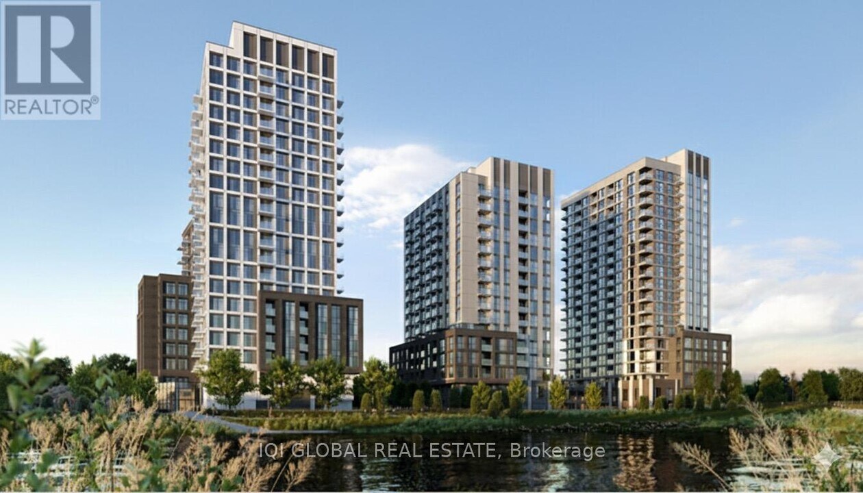 3071 Trafalgar Rd in Oakville, ON - Building Photo