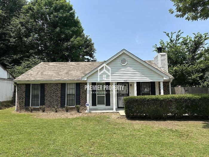 4521 W Fawn Hollow Cir in Memphis, TN - Building Photo