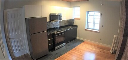 210 Hemenway St, Unit 2 in Boston, MA - Building Photo - Building Photo