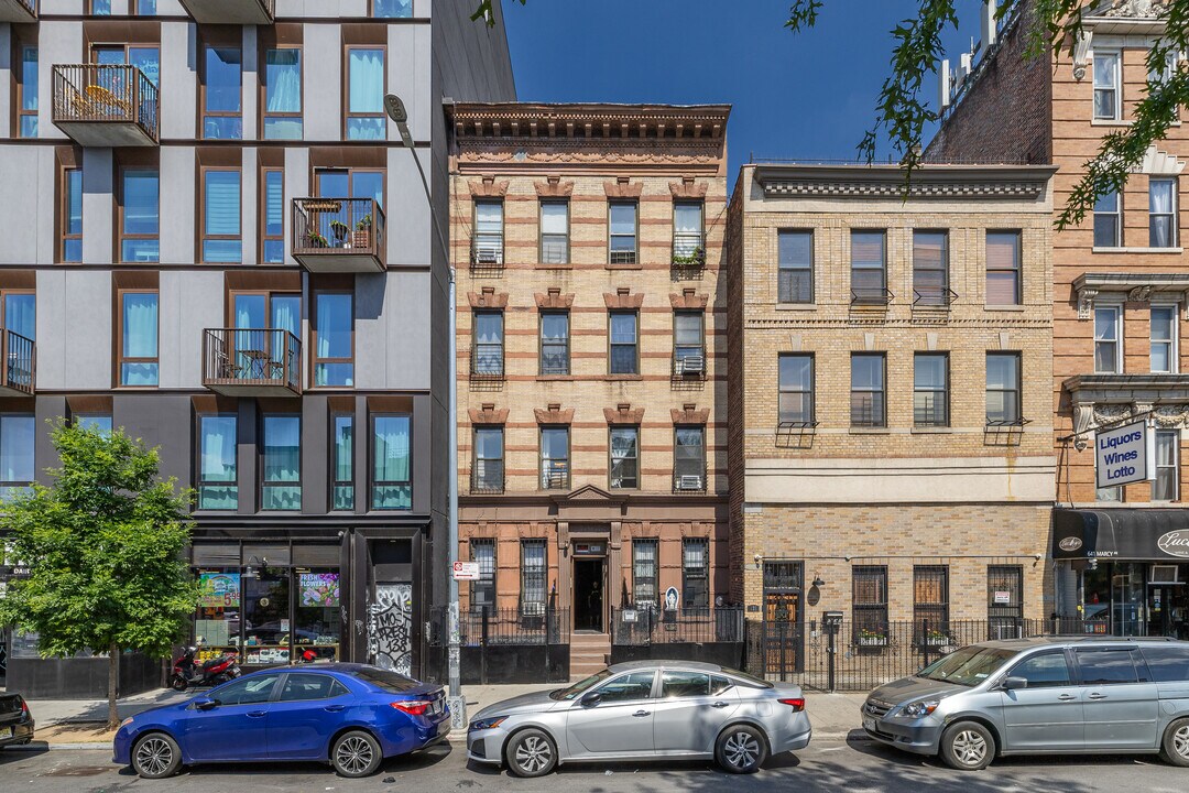 637 Marcy Avenue in Brooklyn, NY - Building Photo