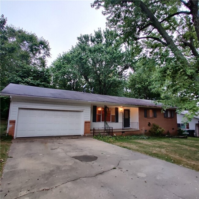 1351 N Stephens Ave in Fayetteville, AR - Building Photo - Building Photo