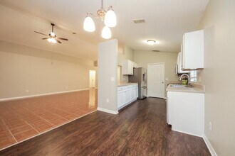 325 Bay St in Apopka, FL - Building Photo - Building Photo