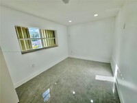 101 NW 17th Pl in Miami, FL - Building Photo - Building Photo