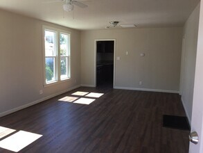 1207 Sanger Ave in Sanger, CA - Building Photo - Building Photo
