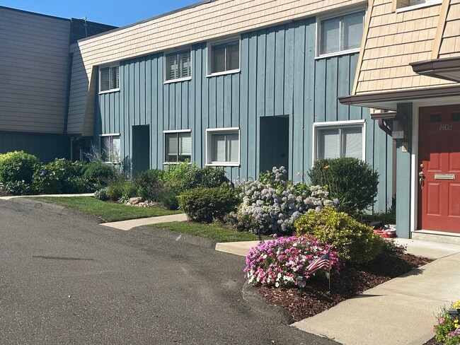 1450 Melville Ave in Fairfield, CT - Building Photo - Building Photo