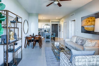 Club Prado in Miami, FL - Foto de edificio - Building Photo