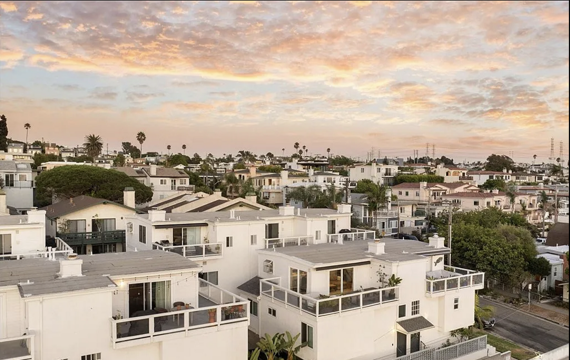 833 5th St in Hermosa Beach, CA - Foto de edificio