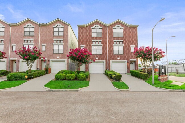 3501 Link Valley Dr. in Houston, TX - Building Photo - Building Photo