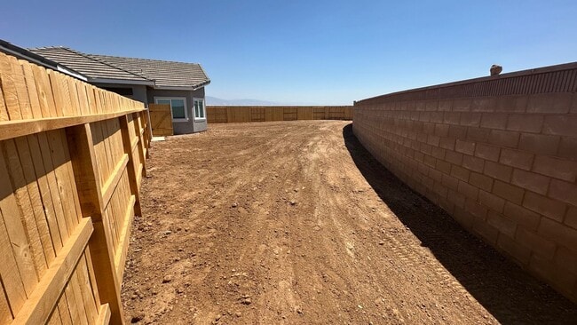 9000 Canyon St in Bakersfield, CA - Building Photo - Building Photo