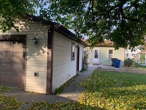 208 Leroy Ave in Bowling Green, OH - Building Photo - Building Photo