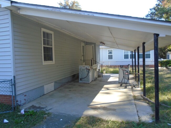 306 Lynn Ave in Fayetteville, NC - Building Photo - Building Photo