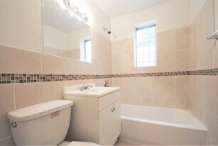 Helios Apartments Miami Beach in Miami Beach, FL - Building Photo