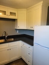 5220 Jacksboro Pike, Unit Garage Apt in Knoxville, TN - Building Photo - Building Photo