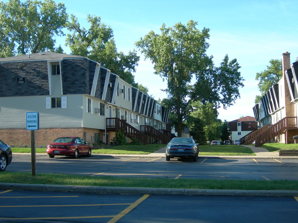 Fox View I, II in Carpentersville, IL - Foto de edificio