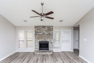 201 Bowles Ct in Kennedale, TX - Building Photo - Building Photo