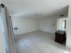 93 Spring Lake Dr, Unit 106 in Vero Beach, FL - Building Photo - Building Photo