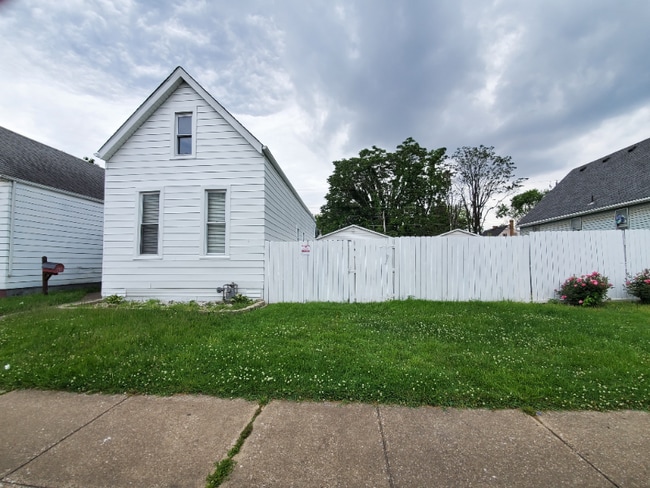 property at 1116 W Tennessee St