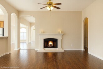 10706 White Oak Park Ct in Cypress, TX - Building Photo - Building Photo