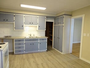 317 W Main St in New Holland, PA - Building Photo - Building Photo