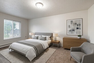 Whitney Estates Apartments in Hillsdale, MI - Foto de edificio - Building Photo