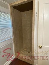 1094 W Vanderbilt St in Stephenville, TX - Building Photo - Building Photo