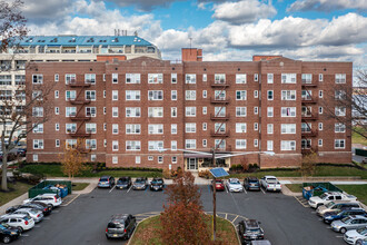 Harbor Terrace Apartments in Perth Amboy, NJ - Building Photo - Building Photo