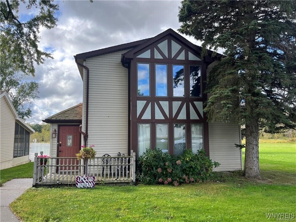 3279 Clinton St in Buffalo, NY - Building Photo