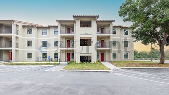 Unit 207 in Kissimmee, FL - Building Photo