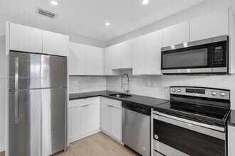 615 NE 26th St in Wilton Manors, FL - Building Photo - Building Photo