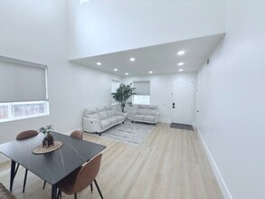 7048 E Horizon Dr in Orange, CA - Building Photo - Building Photo