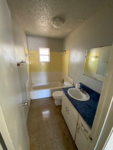 410 Terry St in Wildwood, FL - Foto de edificio - Building Photo