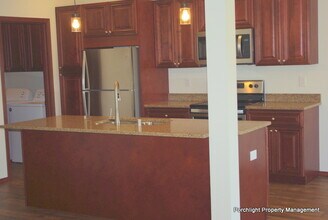 2050 Andress Ln in Lynden, WA - Foto de edificio - Building Photo