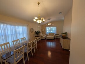 1015 Burning Tree Way in Tallahassee, FL - Foto de edificio - Building Photo