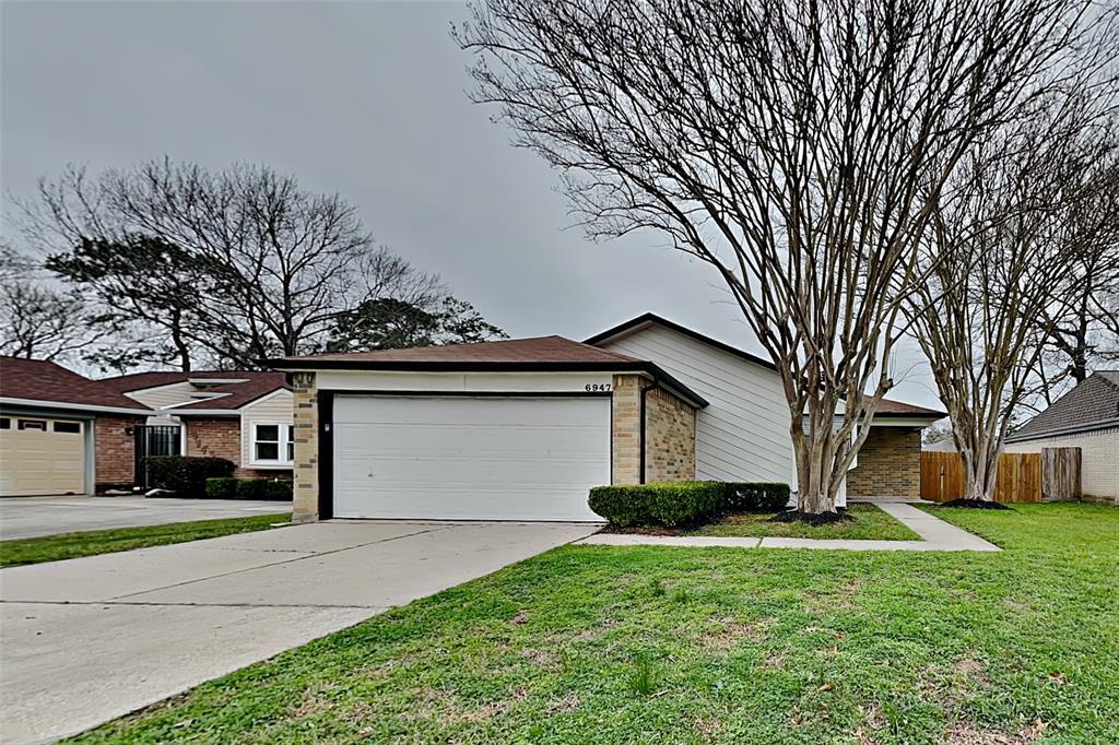 6947 Foxmont Ln in Humble, TX - Building Photo