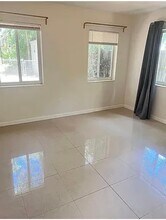 3031 Center St in Miami, FL - Building Photo - Building Photo