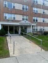 70 Farmington Ave, Unit 2L in New London, CT - Building Photo