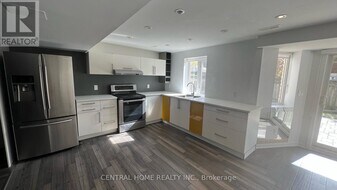 147 Jefferson Forest Dr in Richmond Hill, ON - Building Photo