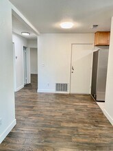 7361 Washburn Way in North Highlands, CA - Building Photo - Building Photo