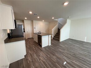 4919 Chapin Mesa Ave in Enterprise, NV - Building Photo - Building Photo