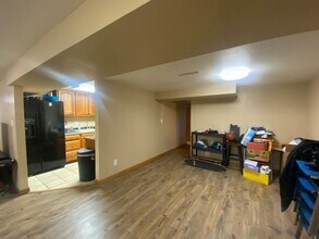 1817 Hunting Ave-Unit -Unit 3 in Manhattan, KS - Building Photo - Building Photo