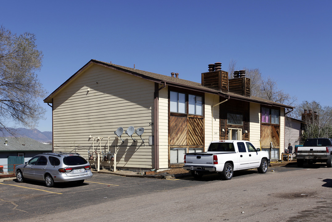 349 Gahart Dr in Colorado Springs, CO - Foto de edificio