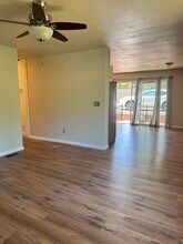 211 Mulberry Ln in Auburn, CA - Foto de edificio - Building Photo