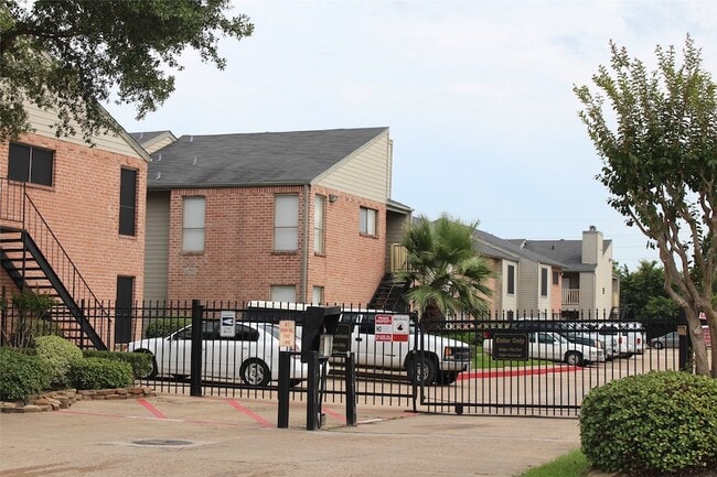 16111 Aspenglenn Dr, Unit 609 in Houston, TX - Building Photo - Building Photo