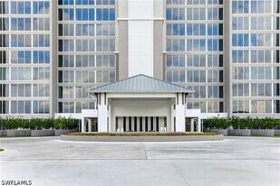 13925 Old Coast Rd in Naples, FL - Building Photo