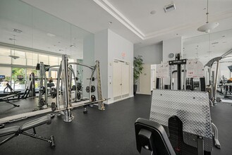 2775 NE 187th St in Aventura, FL - Foto de edificio - Building Photo